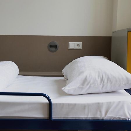 Shelter City Christian Hostel Амстердам Екстериор снимка